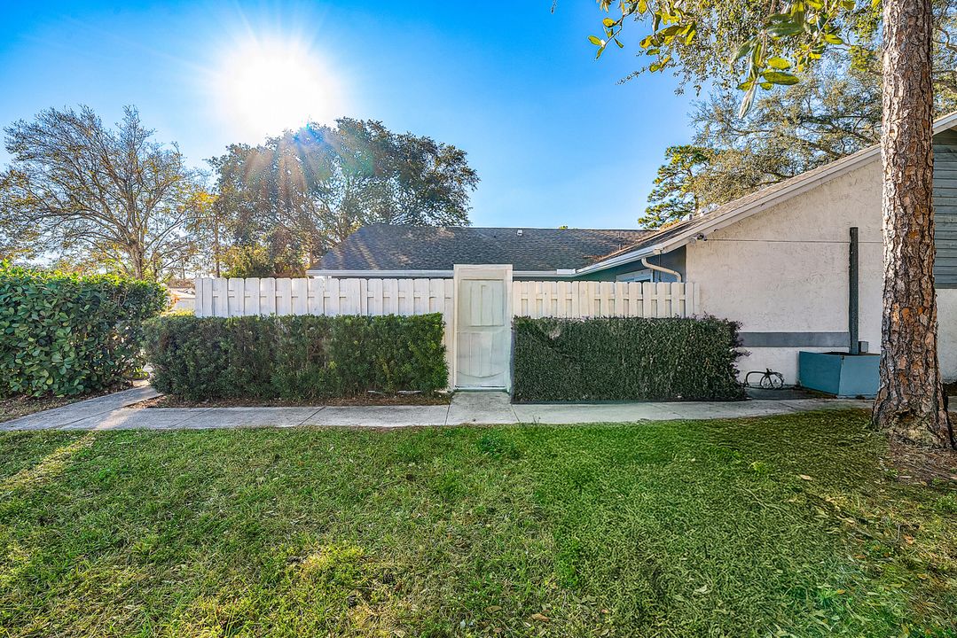 待售: $385,000 (2 贝兹, 2 浴室, 1037 平方英尺)