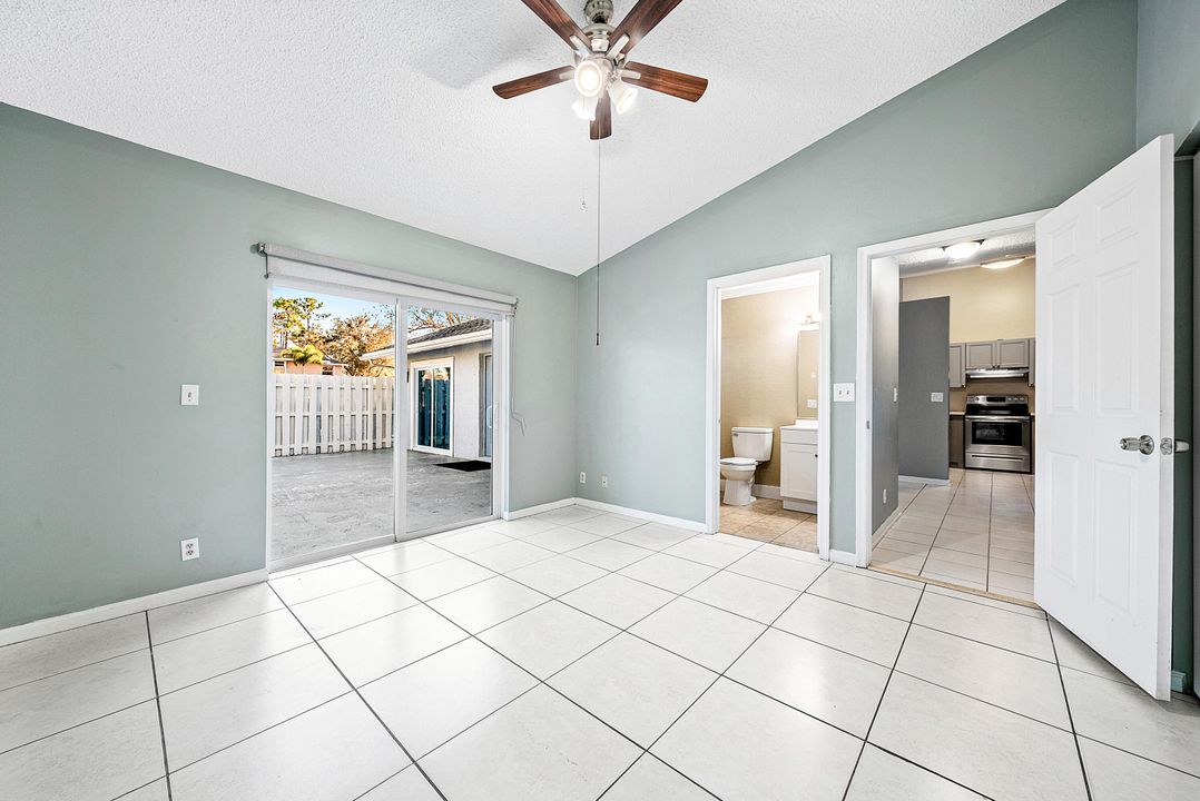 待售: $385,000 (2 贝兹, 2 浴室, 1037 平方英尺)