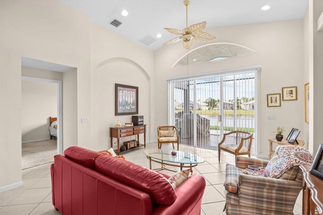 待售: $349,000 (3 贝兹, 2 浴室, 1711 平方英尺)