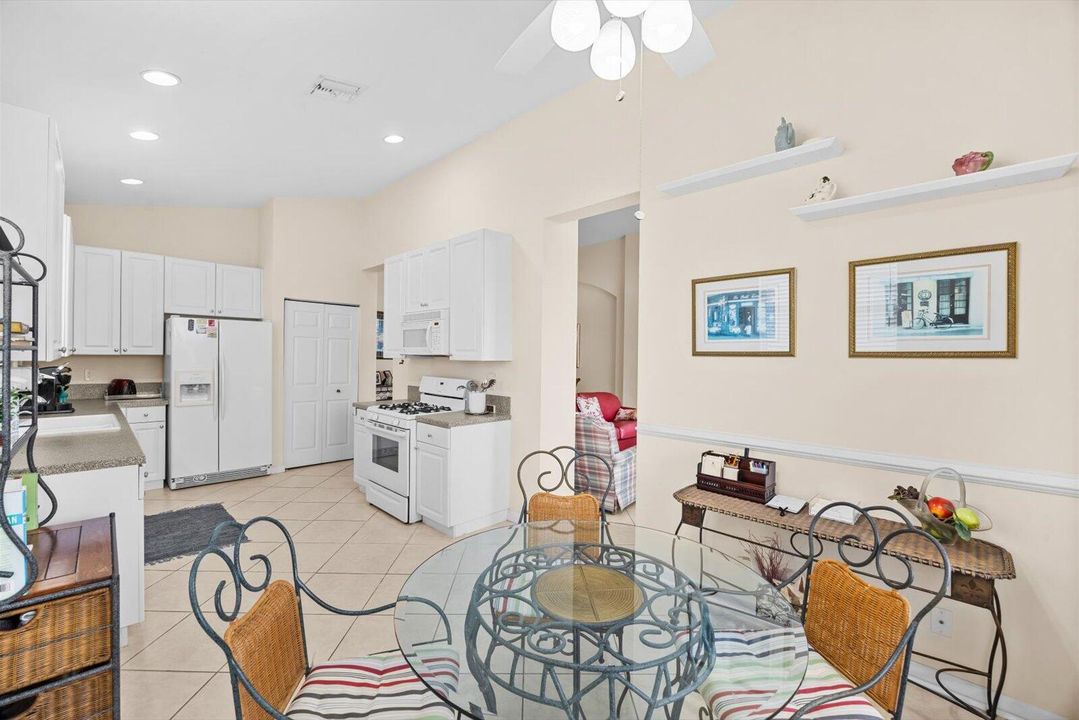 待售: $349,000 (3 贝兹, 2 浴室, 1711 平方英尺)