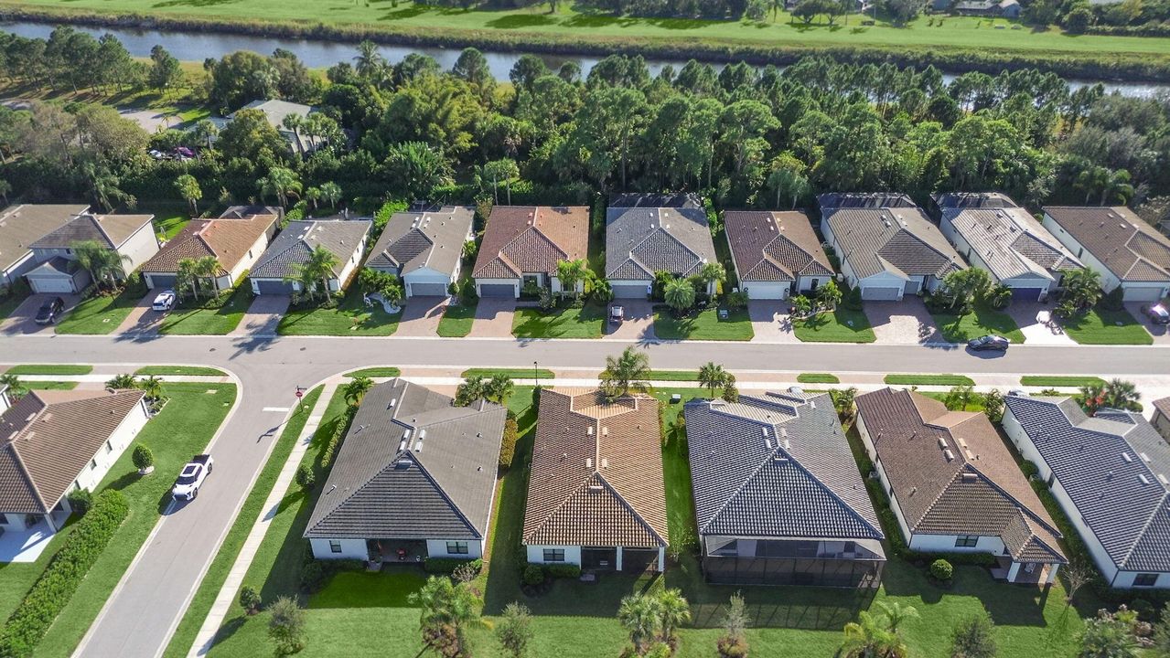 На продажу: $500,000 (2 спален, 2 ванн, 2222 Квадратных фут)