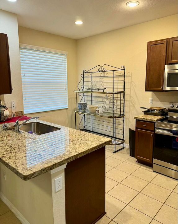 待售: $359,000 (3 贝兹, 2 浴室, 1551 平方英尺)