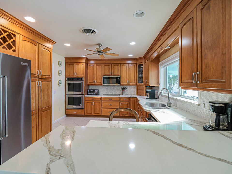 待售: $1,800,000 (3 贝兹, 2 浴室, 2258 平方英尺)