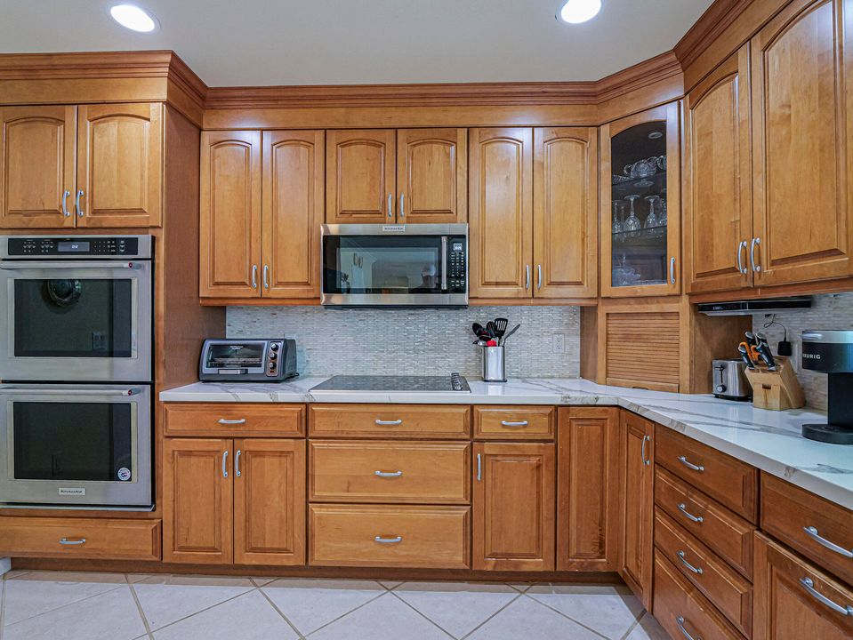 待售: $1,800,000 (3 贝兹, 2 浴室, 2258 平方英尺)