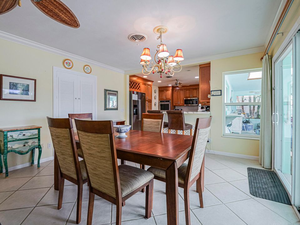 待售: $1,800,000 (3 贝兹, 2 浴室, 2258 平方英尺)