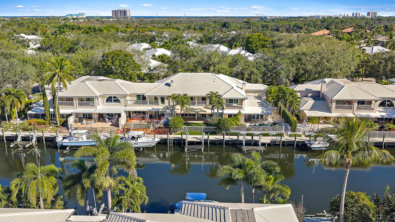 В аренду: $9,800 (4 спален, 2 ванн, 2544 Квадратных фут)