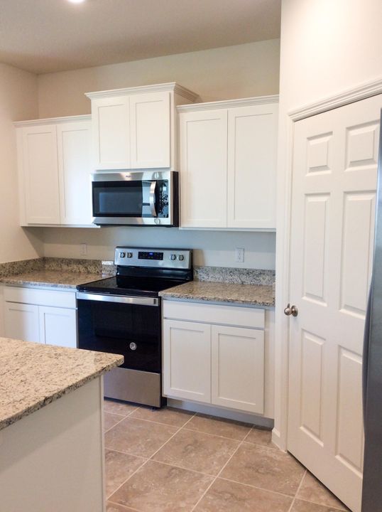 For Sale: $387,000 (3 beds, 2 baths, 1714 Square Feet)