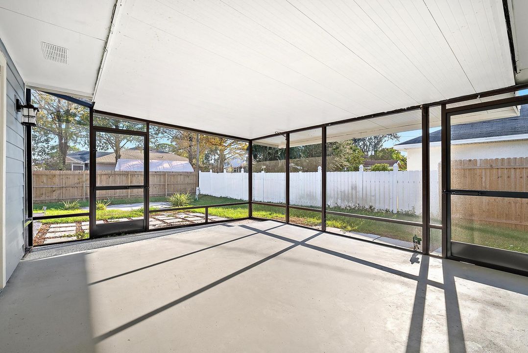 For Rent: $3,600 (4 beds, 2 baths, 1720 Square Feet)