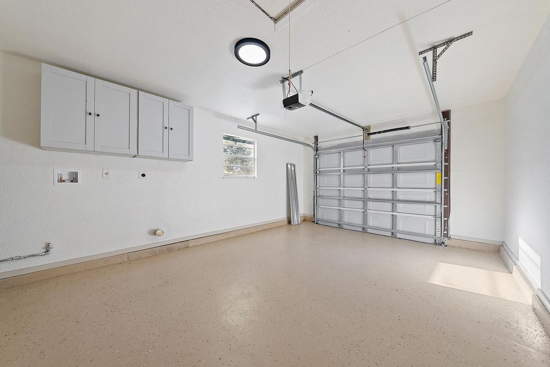 For Rent: $3,600 (4 beds, 2 baths, 1720 Square Feet)