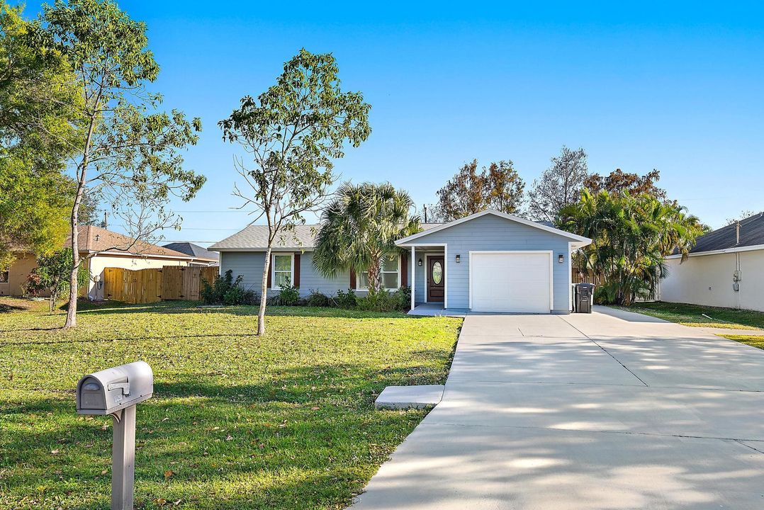 For Rent: $3,600 (4 beds, 2 baths, 1720 Square Feet)