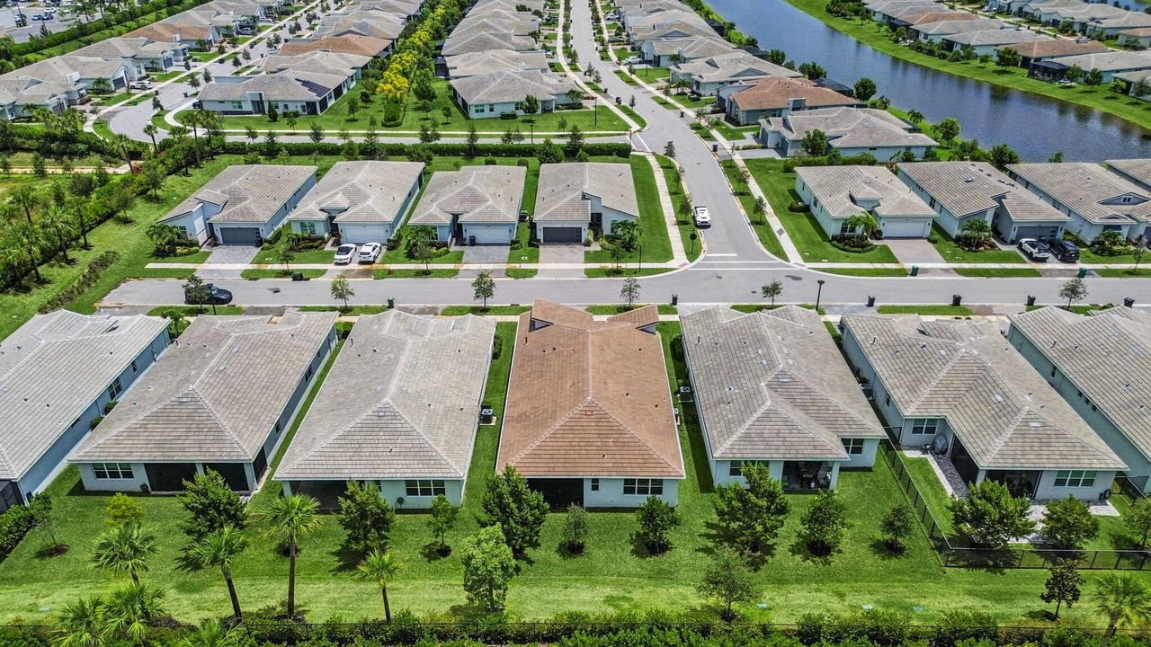 En Venta: $465,000 (3 camas, 2 baños, 2354 Pies cuadrados)