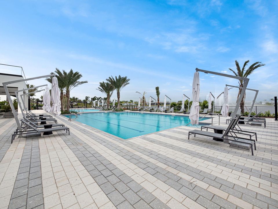 En Venta: $465,000 (3 camas, 2 baños, 2354 Pies cuadrados)