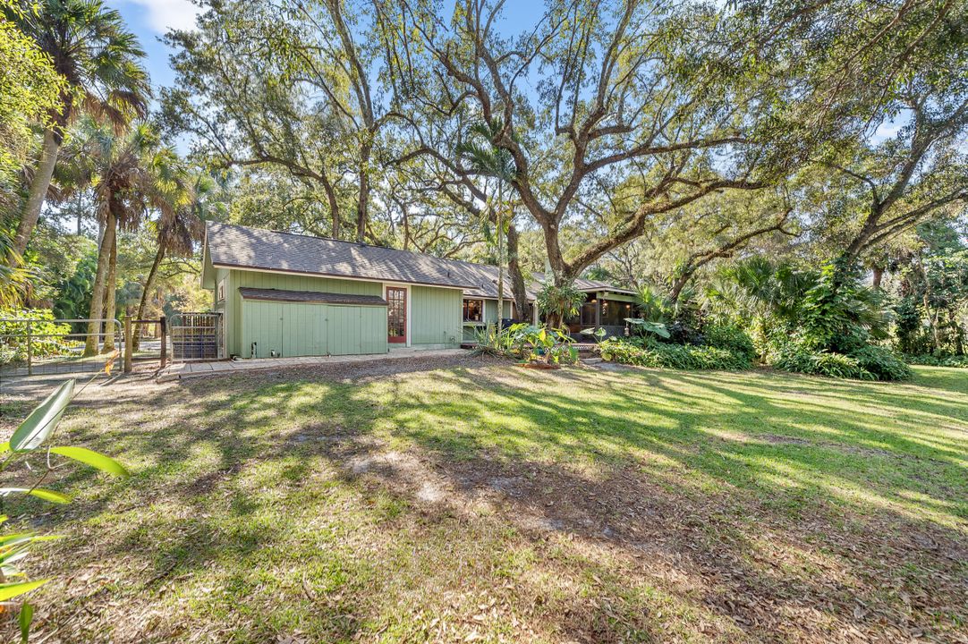 Под контрактом: $775,000 (3 спален, 3 ванн, 2450 Квадратных фут)