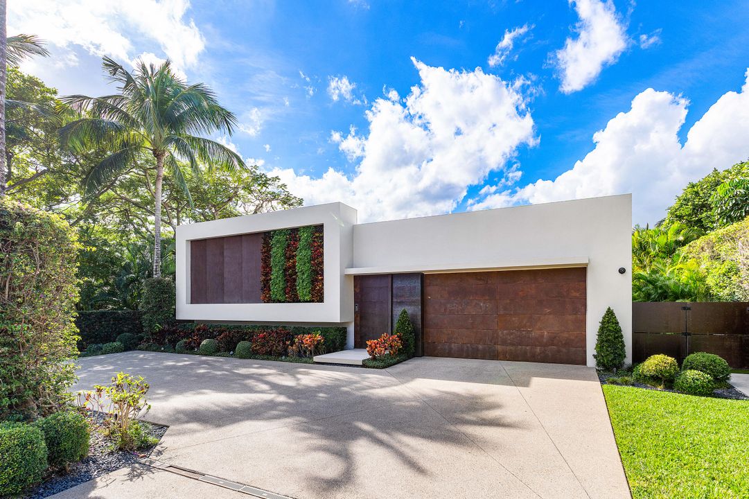 For Sale: $3,799,000 (4 beds, 4 baths, 2859 Square Feet)