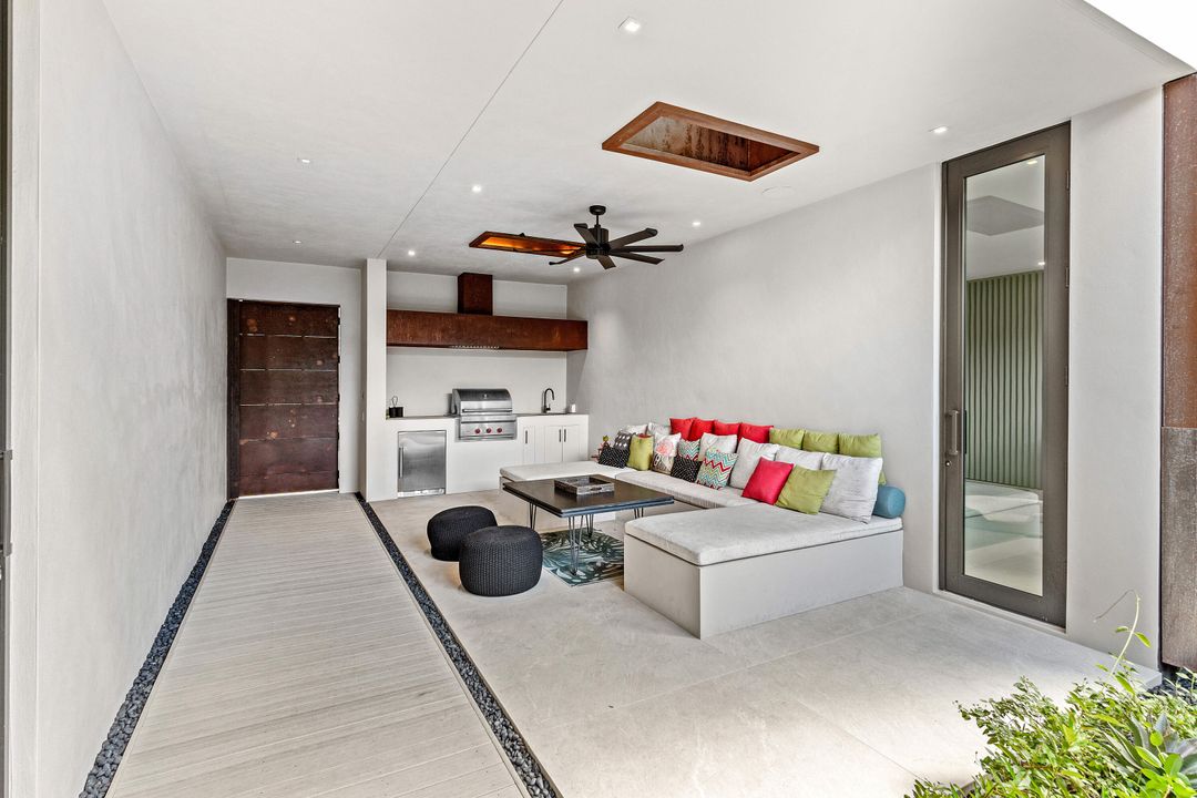 For Sale: $3,799,000 (4 beds, 4 baths, 2859 Square Feet)