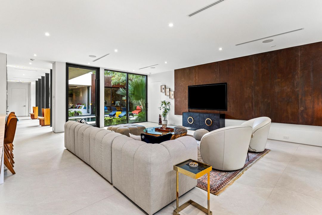 For Sale: $3,799,000 (4 beds, 4 baths, 2859 Square Feet)