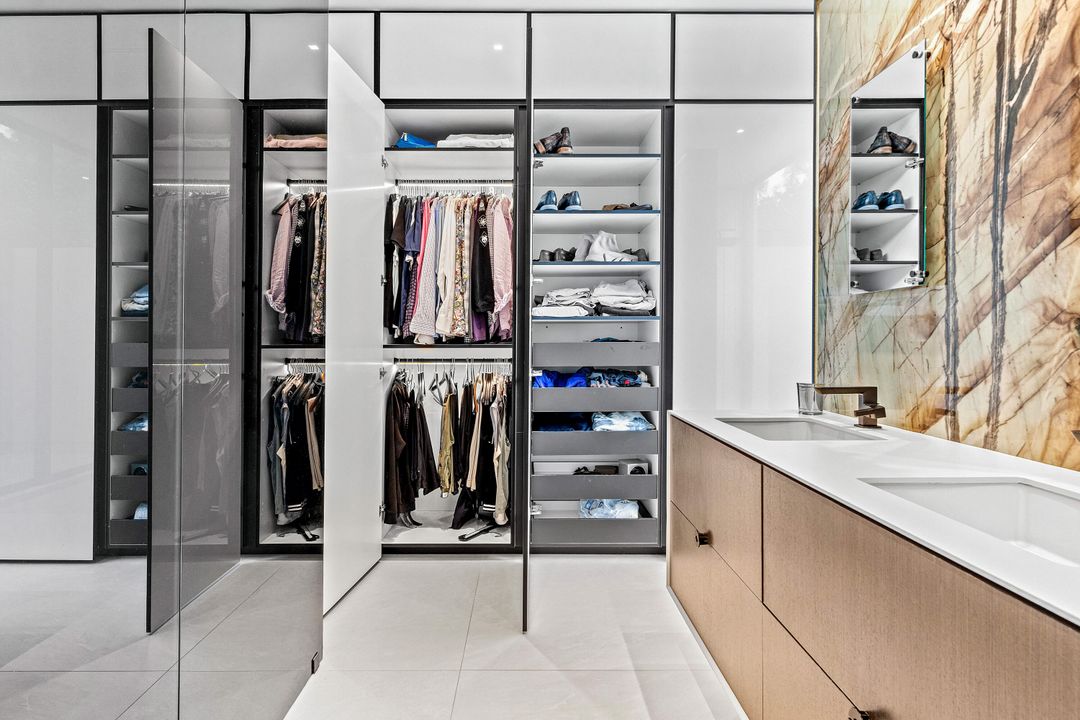 For Sale: $3,799,000 (4 beds, 4 baths, 2859 Square Feet)