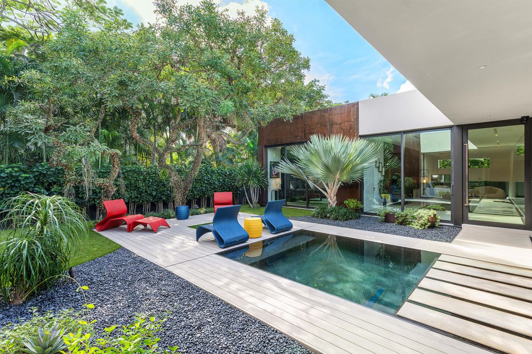 For Sale: $3,799,000 (4 beds, 4 baths, 2859 Square Feet)