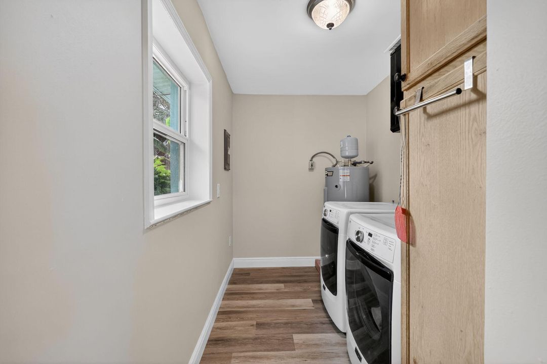 На продажу: $399,000 (3 спален, 2 ванн, 1176 Квадратных фут)