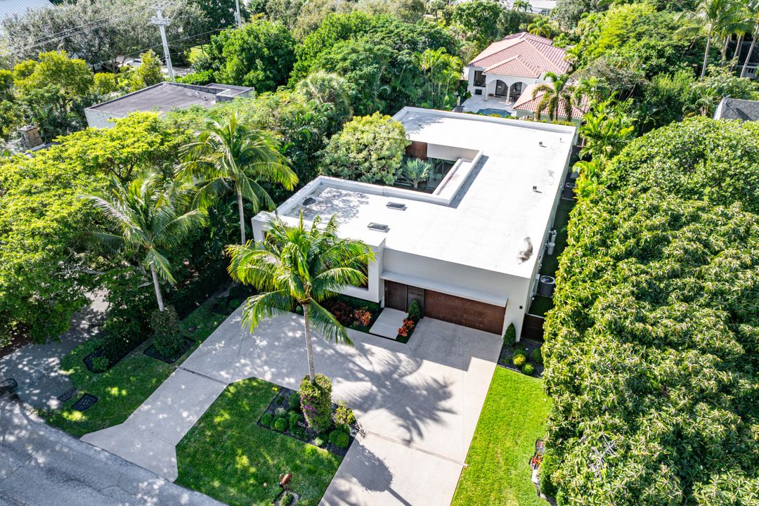 For Sale: $3,799,000 (4 beds, 4 baths, 2859 Square Feet)