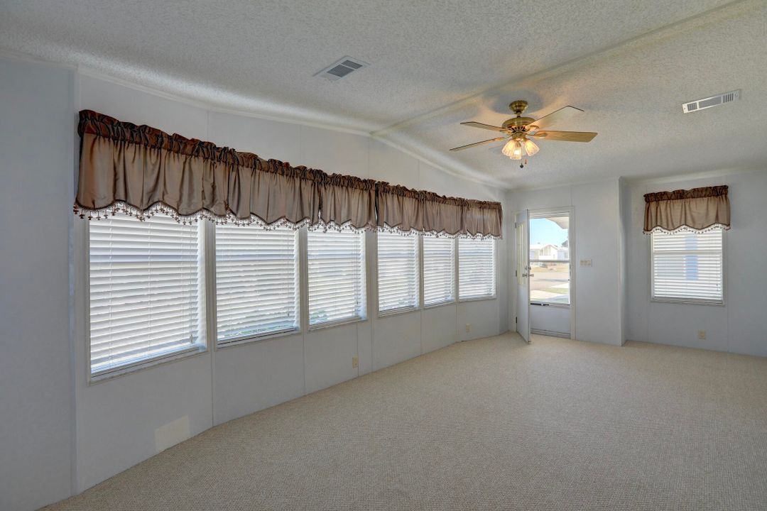 待售: $209,900 (2 贝兹, 2 浴室, 1182 平方英尺)