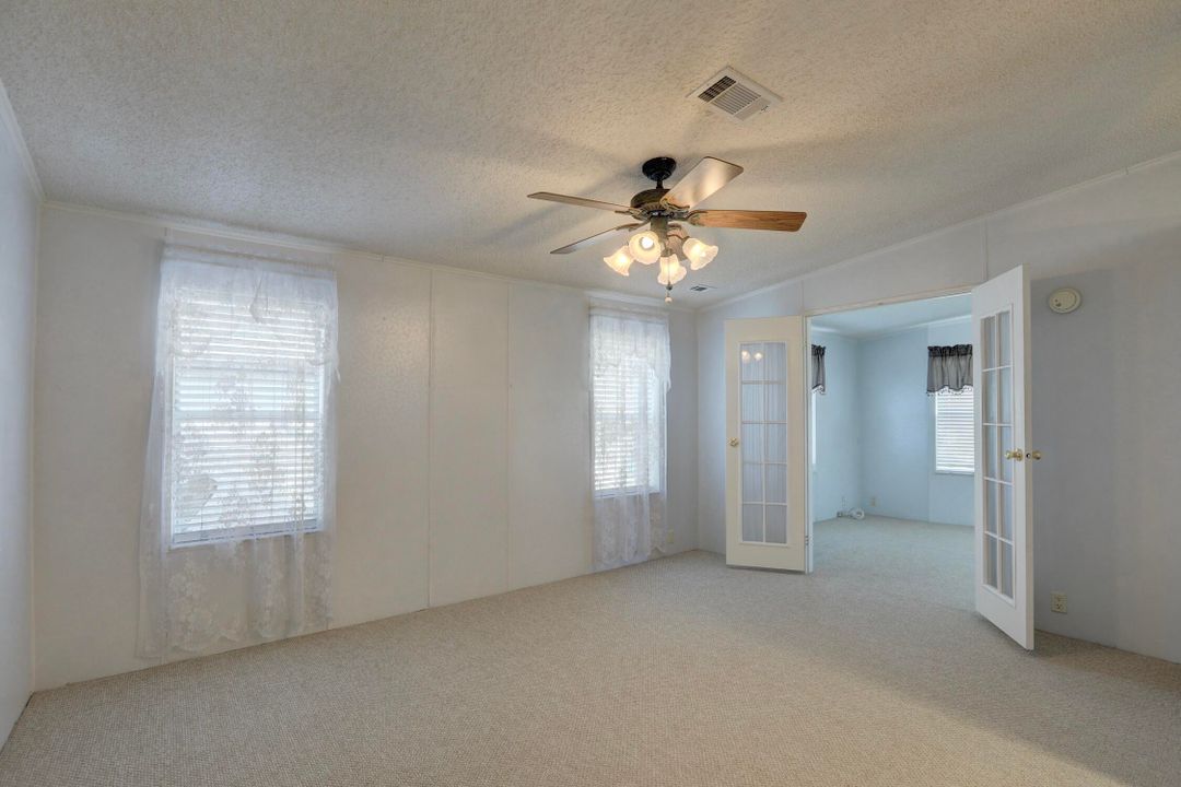 待售: $209,900 (2 贝兹, 2 浴室, 1182 平方英尺)