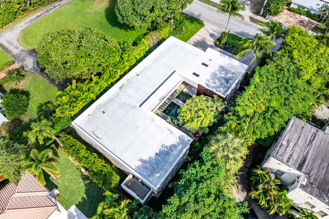 For Sale: $3,799,000 (4 beds, 4 baths, 2859 Square Feet)