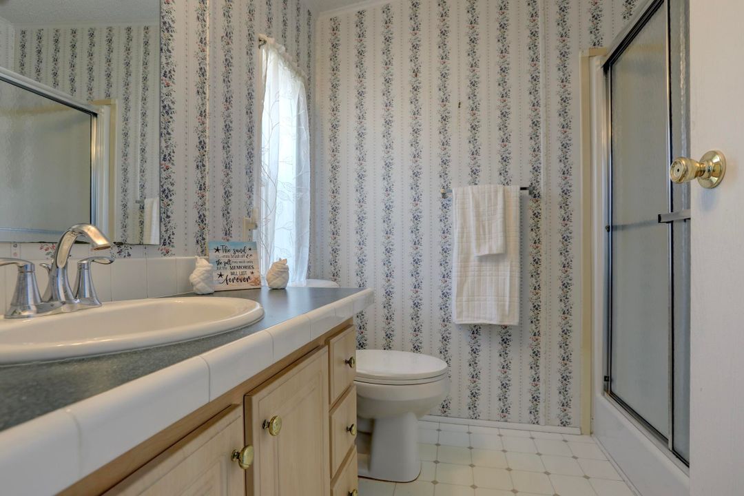 待售: $209,900 (2 贝兹, 2 浴室, 1182 平方英尺)