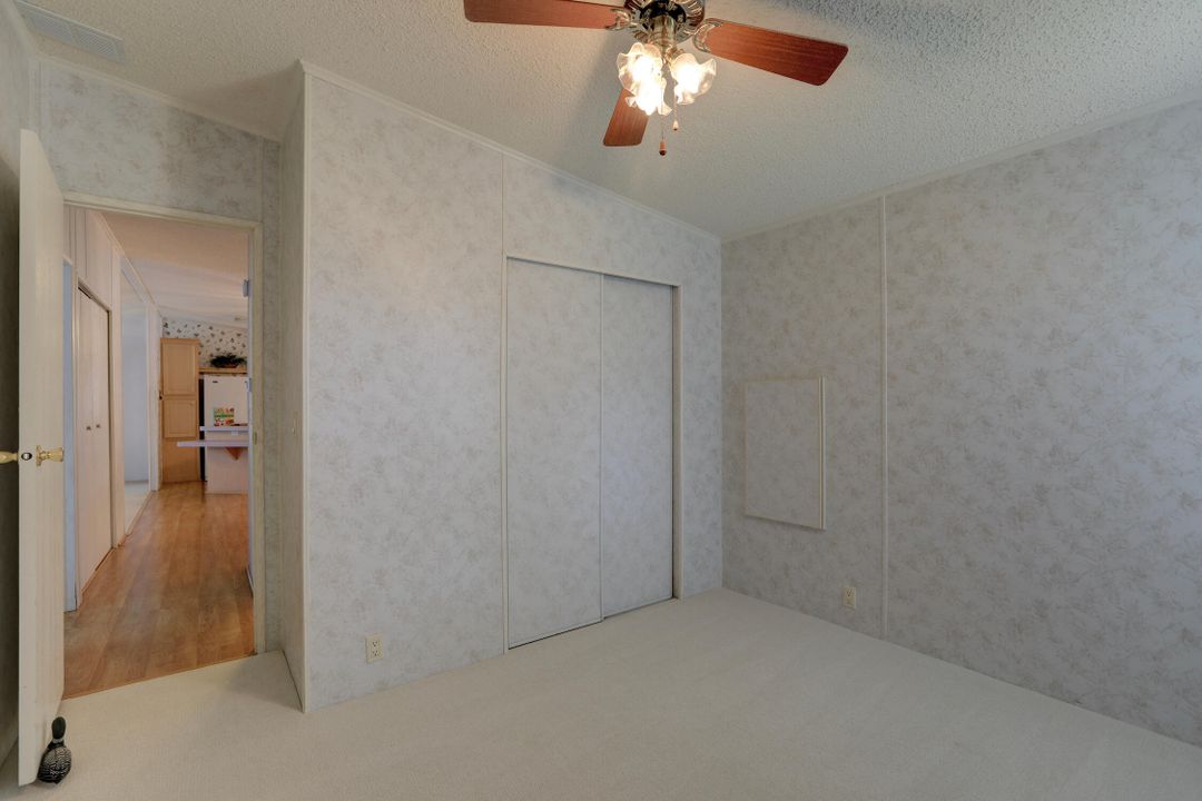 待售: $209,900 (2 贝兹, 2 浴室, 1182 平方英尺)