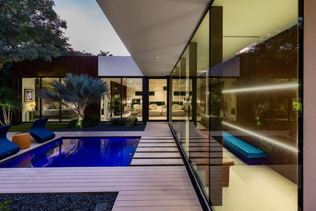 For Sale: $3,799,000 (4 beds, 4 baths, 2859 Square Feet)