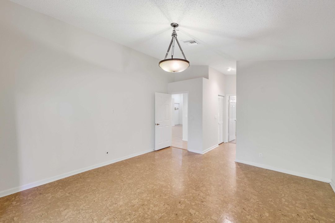 En Venta: $615,000 (3 camas, 2 baños, 2035 Pies cuadrados)