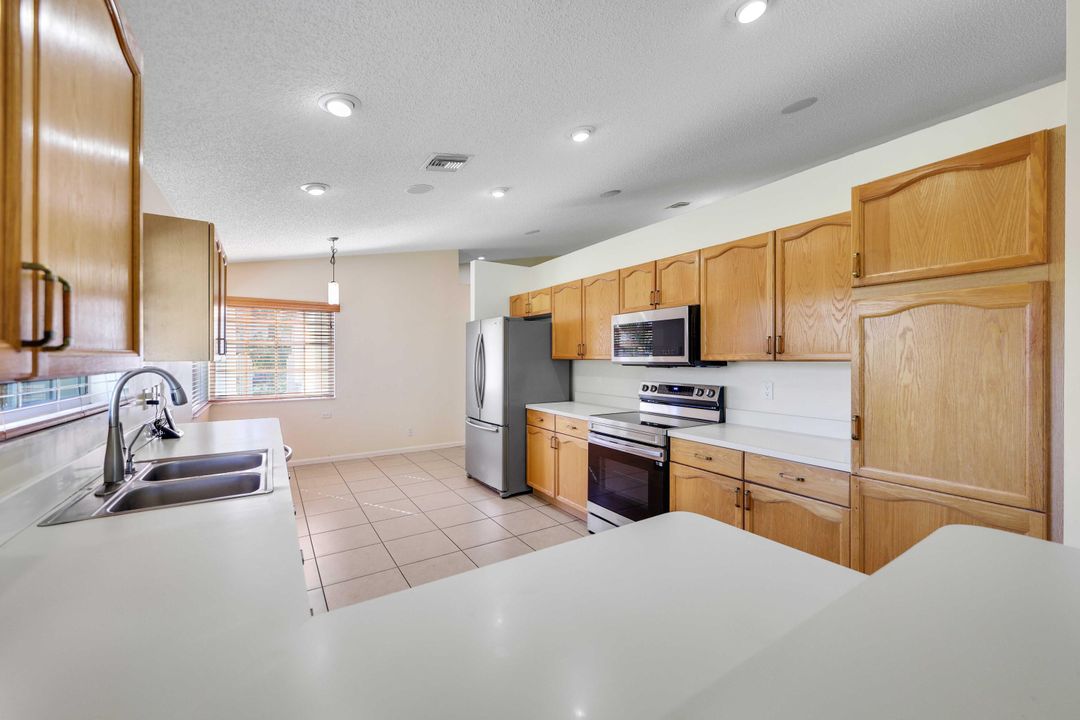 En Venta: $615,000 (3 camas, 2 baños, 2035 Pies cuadrados)