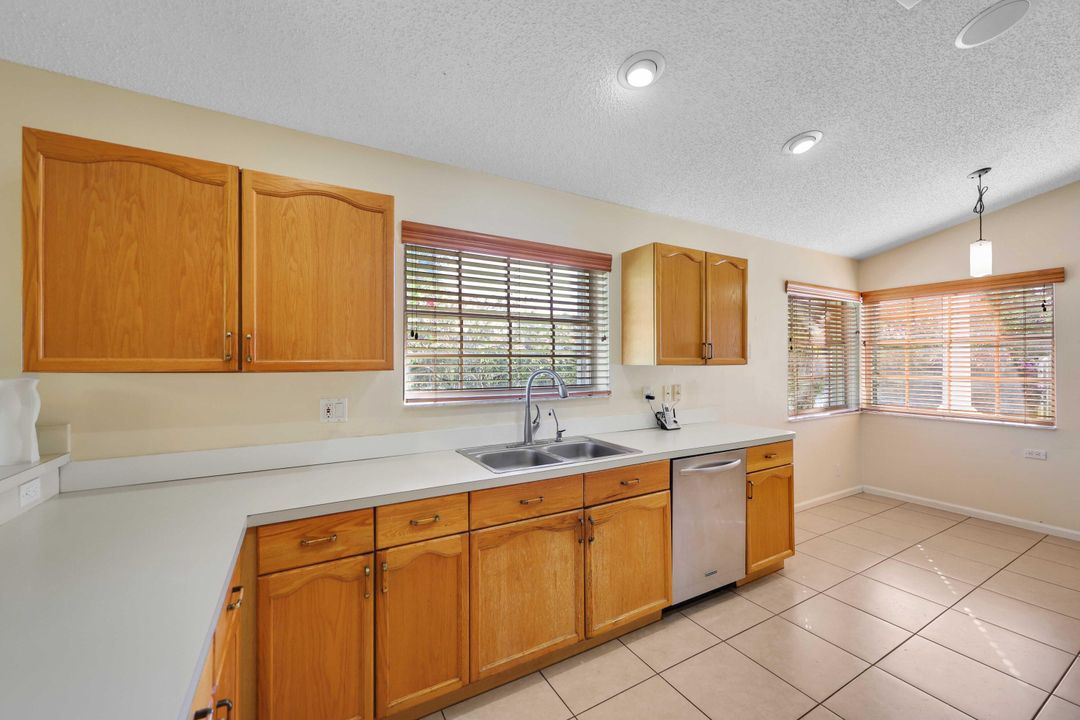 En Venta: $615,000 (3 camas, 2 baños, 2035 Pies cuadrados)