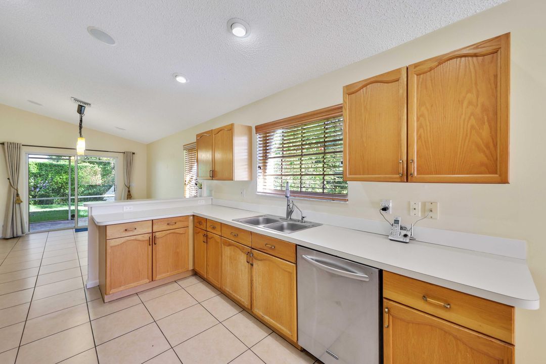 En Venta: $615,000 (3 camas, 2 baños, 2035 Pies cuadrados)