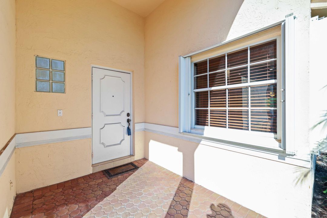 En Venta: $615,000 (3 camas, 2 baños, 2035 Pies cuadrados)