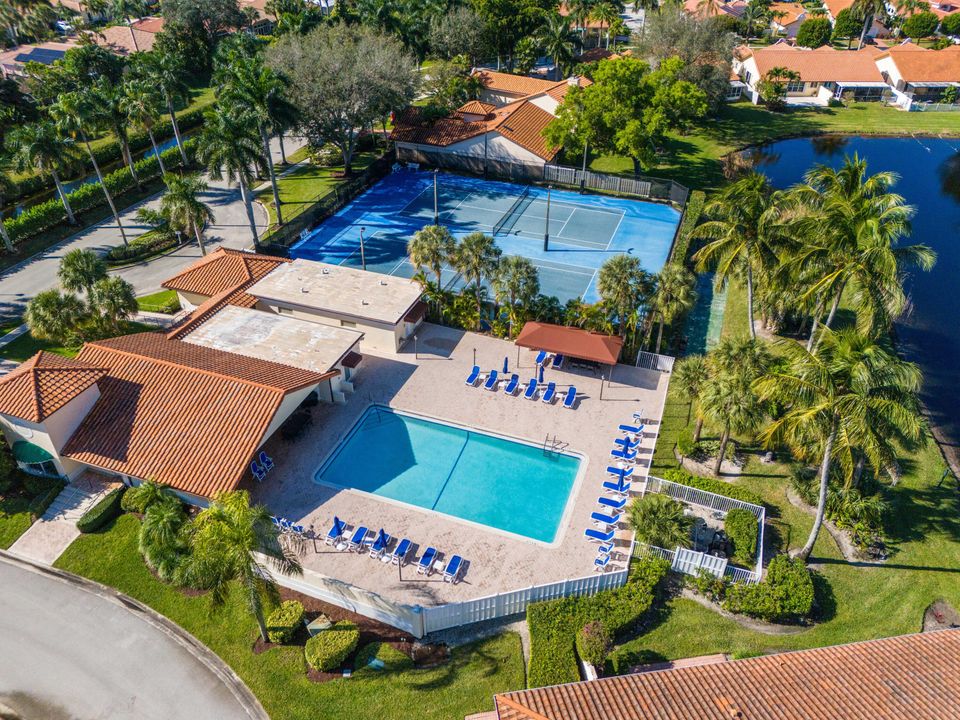 En Venta: $615,000 (3 camas, 2 baños, 2035 Pies cuadrados)