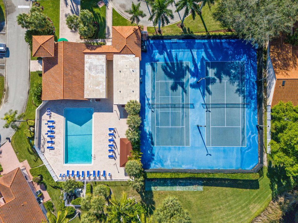 En Venta: $615,000 (3 camas, 2 baños, 2035 Pies cuadrados)