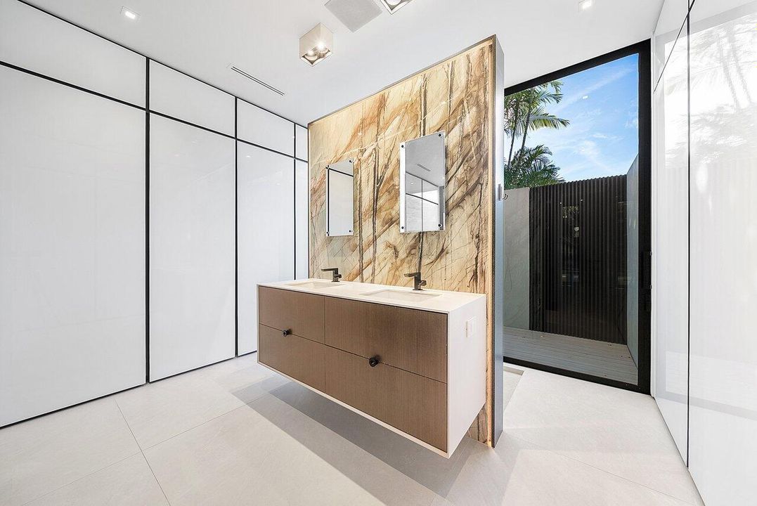 For Sale: $3,799,000 (4 beds, 4 baths, 2859 Square Feet)