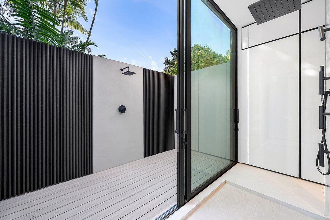 For Sale: $3,799,000 (4 beds, 4 baths, 2859 Square Feet)