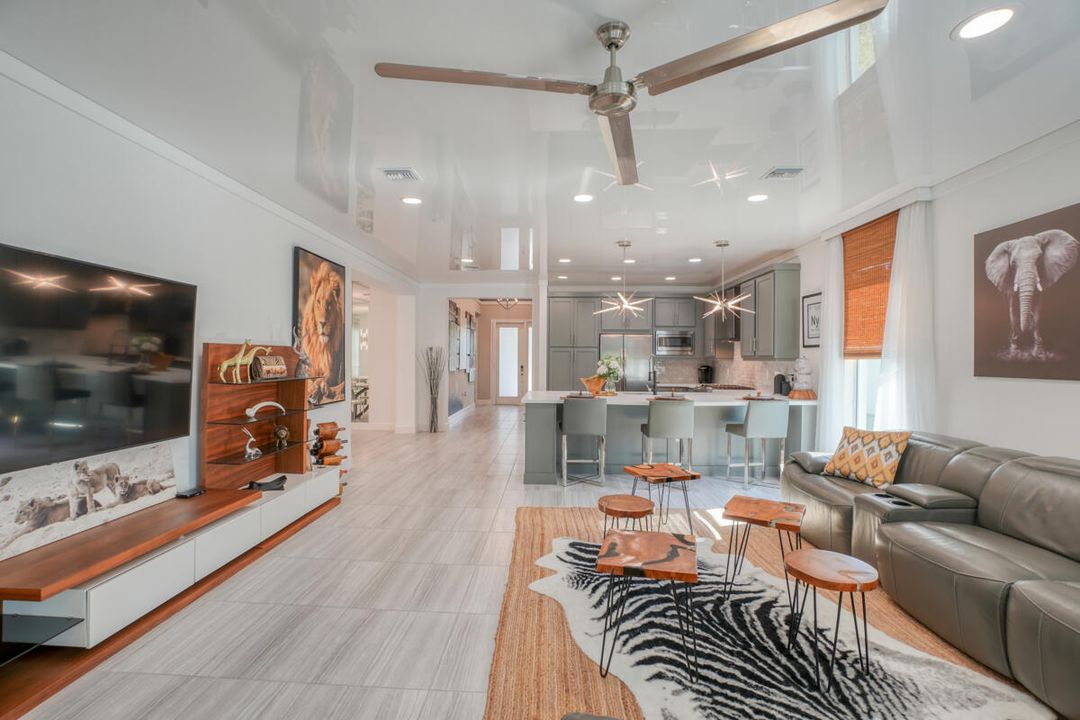 На продажу: $799,900 (3 спален, 2 ванн, 2254 Квадратных фут)