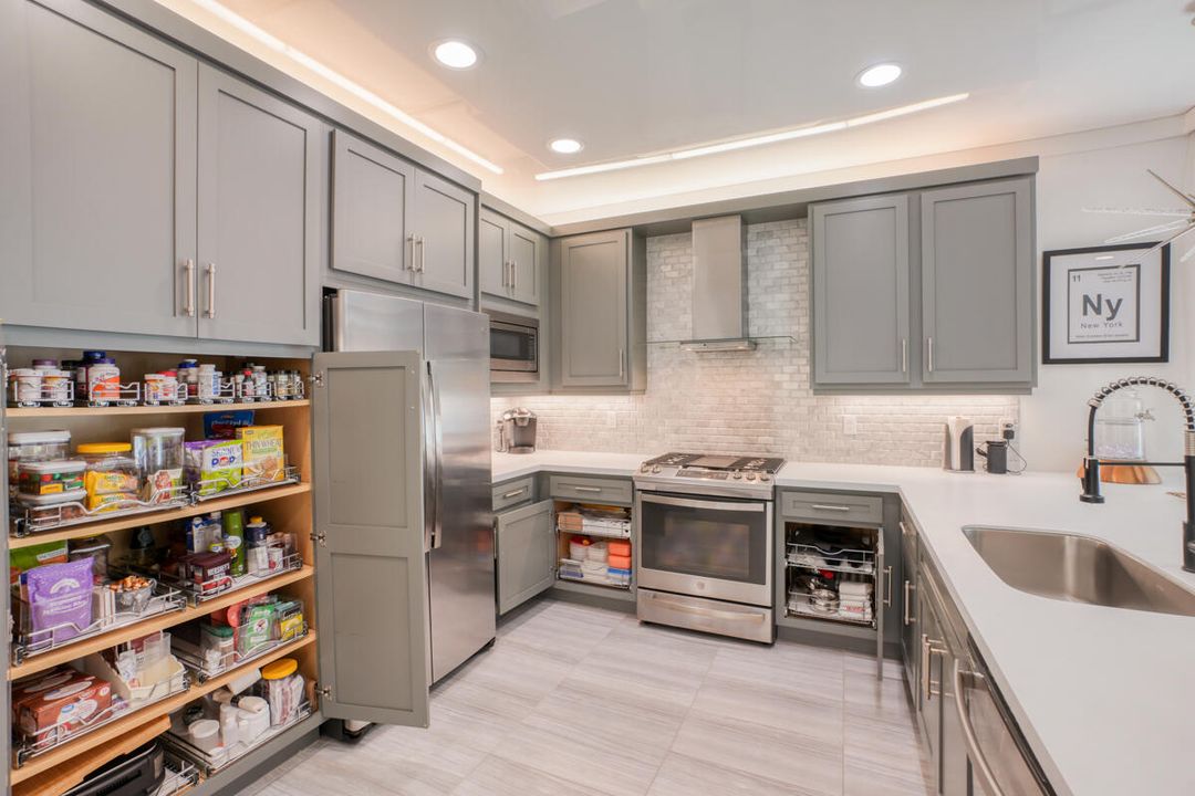 На продажу: $799,900 (3 спален, 2 ванн, 2254 Квадратных фут)