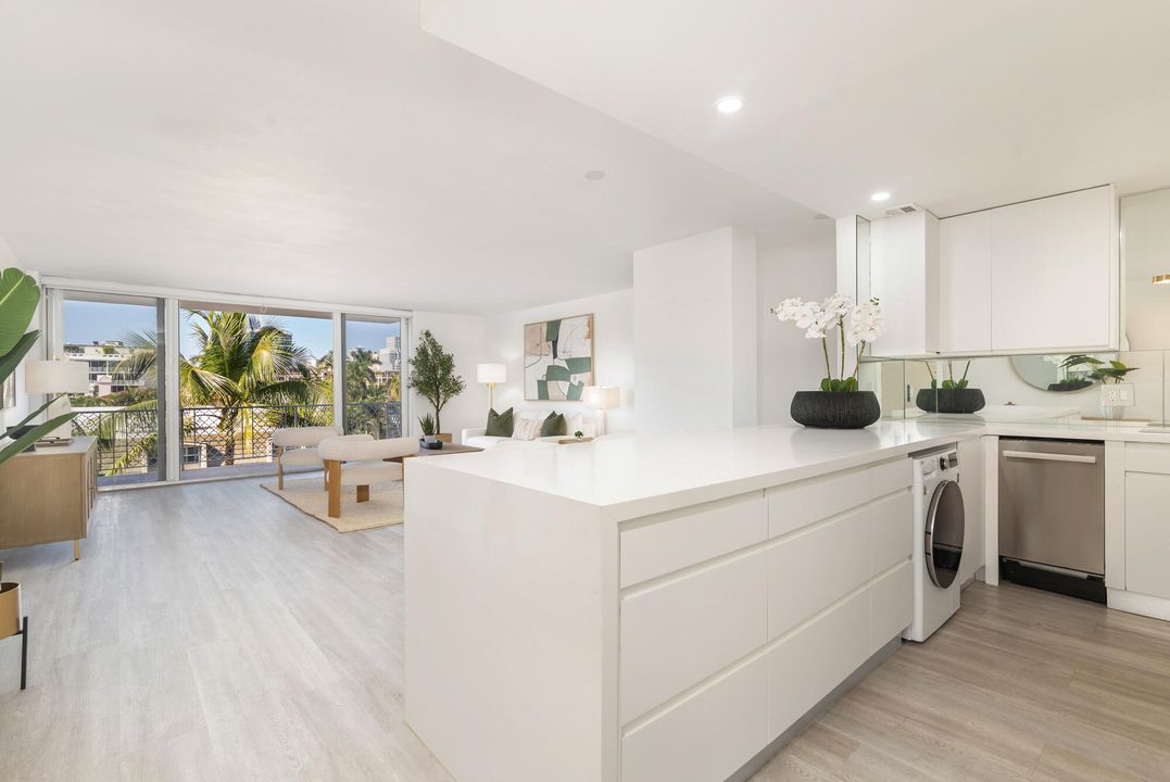 For Sale: $2,895,000 (2 beds, 2 baths, 1225 Square Feet)