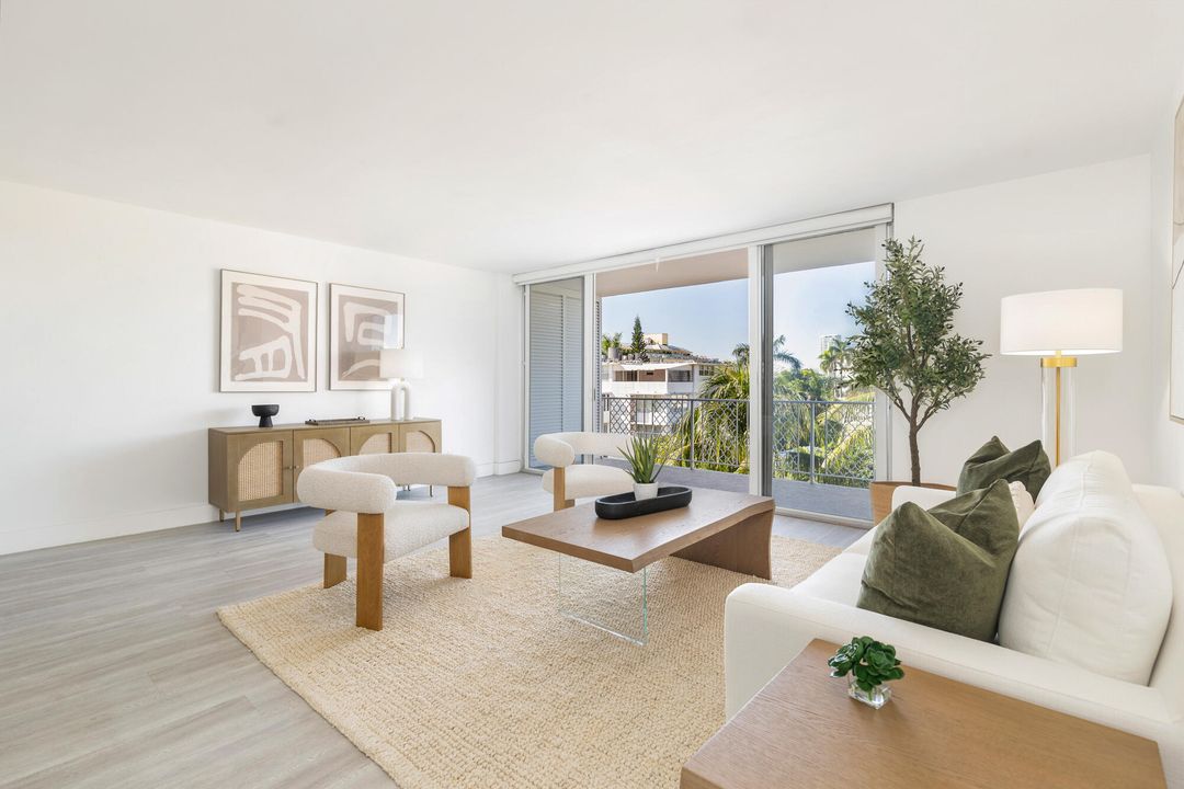 For Sale: $2,895,000 (2 beds, 2 baths, 1225 Square Feet)