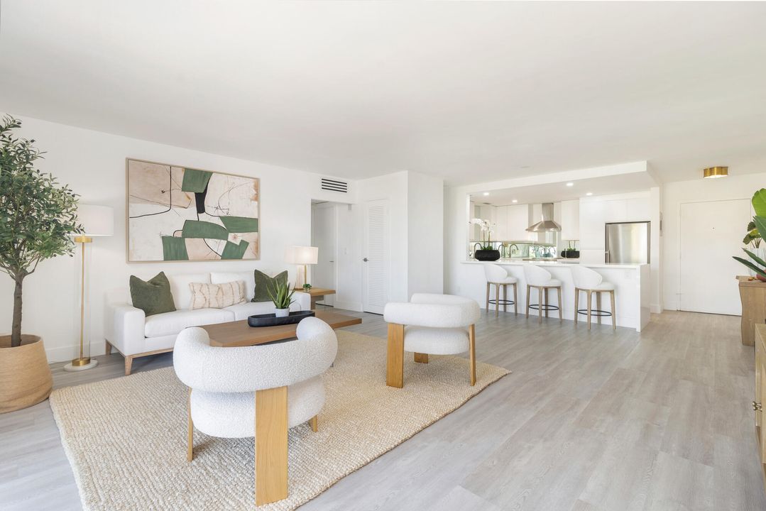 For Sale: $2,895,000 (2 beds, 2 baths, 1225 Square Feet)