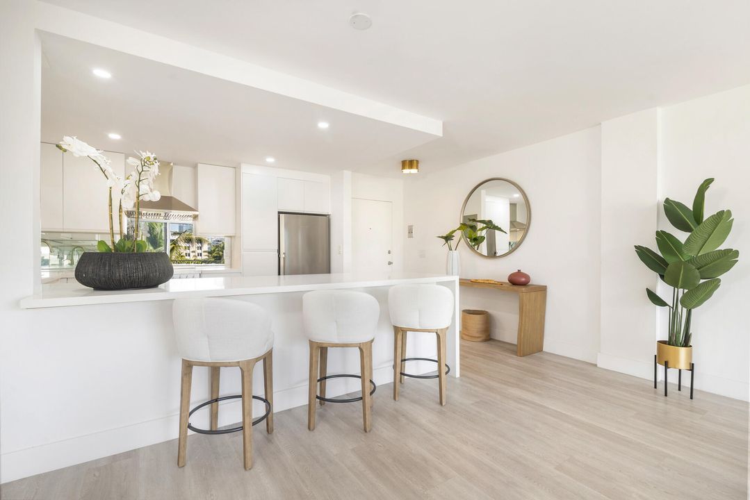 For Sale: $2,895,000 (2 beds, 2 baths, 1225 Square Feet)