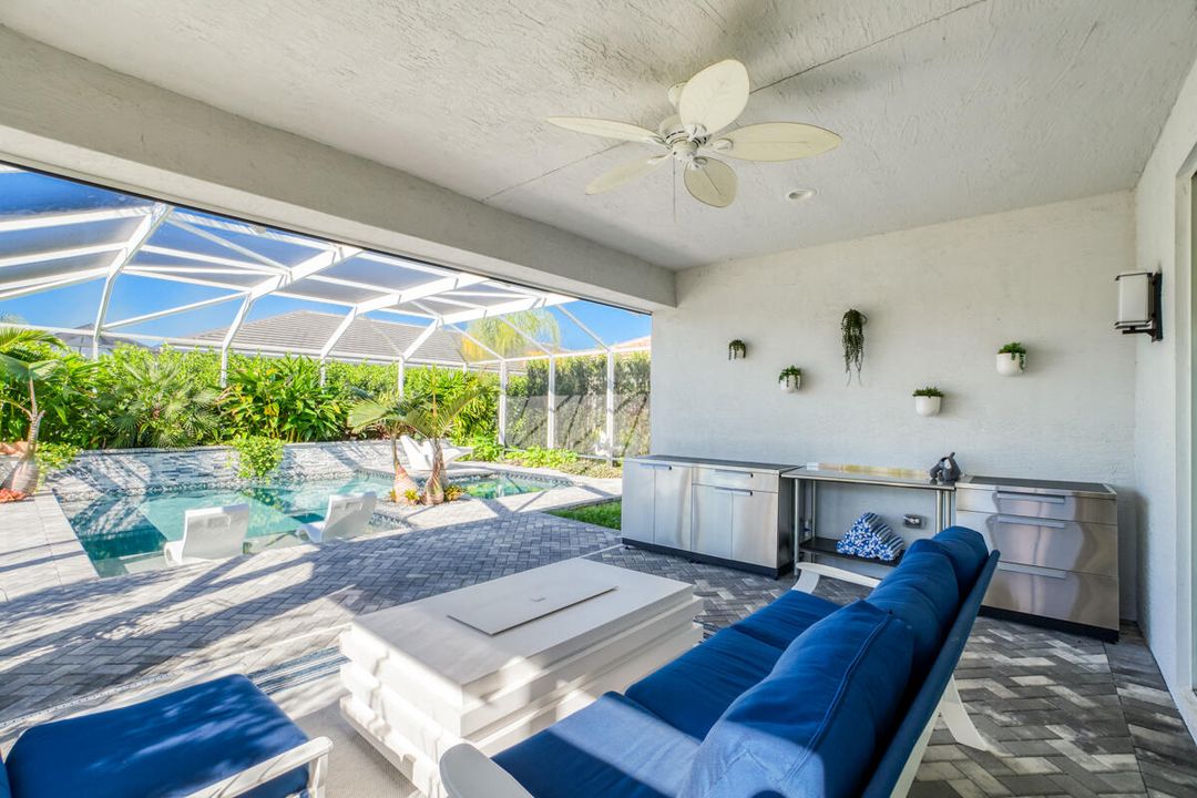 На продажу: $799,900 (3 спален, 2 ванн, 2254 Квадратных фут)