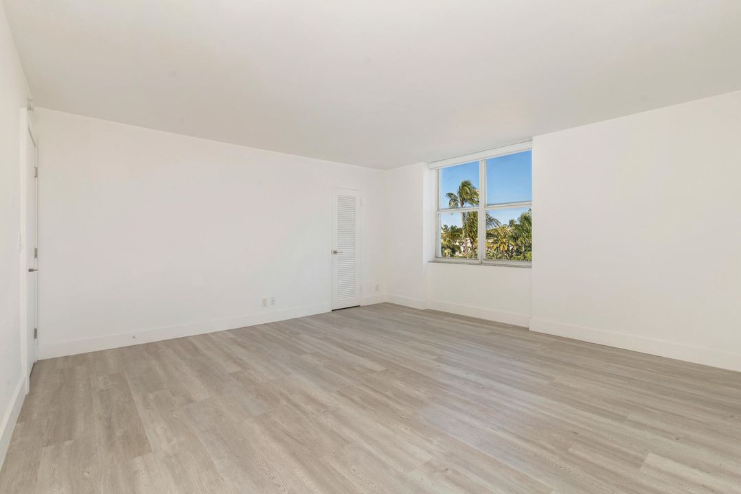 For Sale: $2,895,000 (2 beds, 2 baths, 1225 Square Feet)