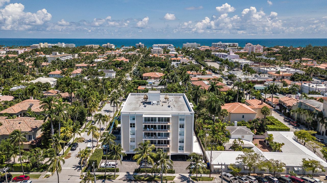 For Sale: $2,895,000 (2 beds, 2 baths, 1225 Square Feet)