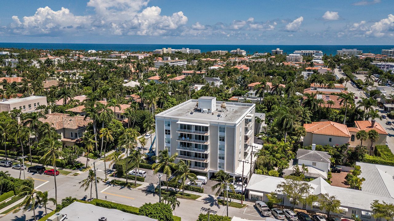 For Sale: $2,895,000 (2 beds, 2 baths, 1225 Square Feet)