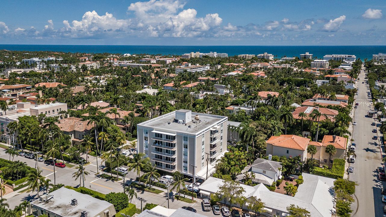 For Sale: $2,895,000 (2 beds, 2 baths, 1225 Square Feet)